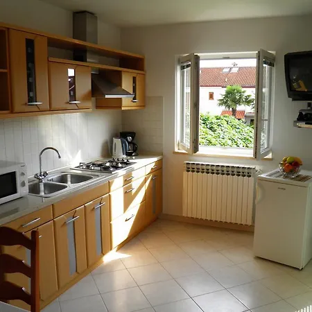Trost 40